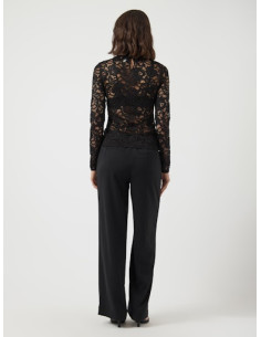 YasLacey Lace Top | Black 2