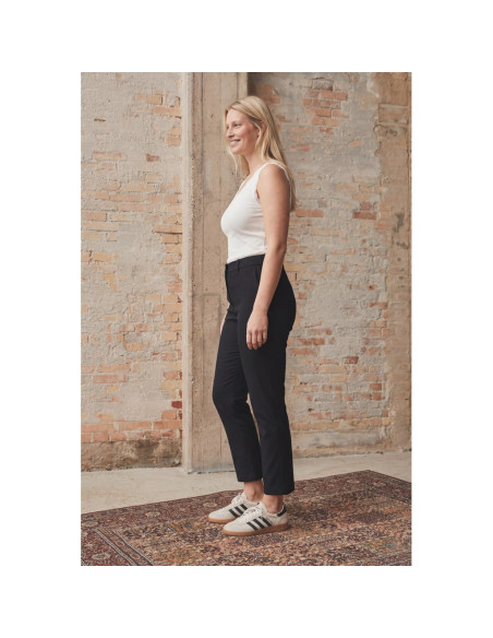 Isay Highwaist Chino | Black