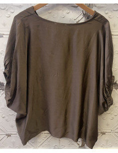 Jade Glossy v-neck | Taupe 2