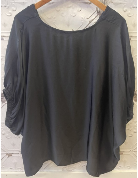 Jade Glossy v-neck | Black